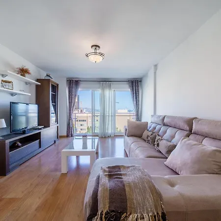 Soho & Sea Views -parking Daire